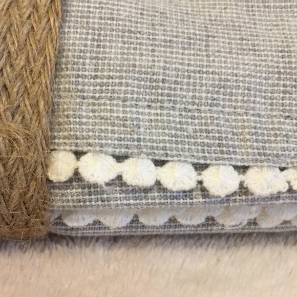 Gray Lace Trim  Recyclable Table Cloth Oblong NWT - Picture 4 of 16